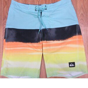 QUIKSILVER HIGHLINE UNLINED POLY/SPANDEX SWIM SHORTS STRIPE Sz 28
